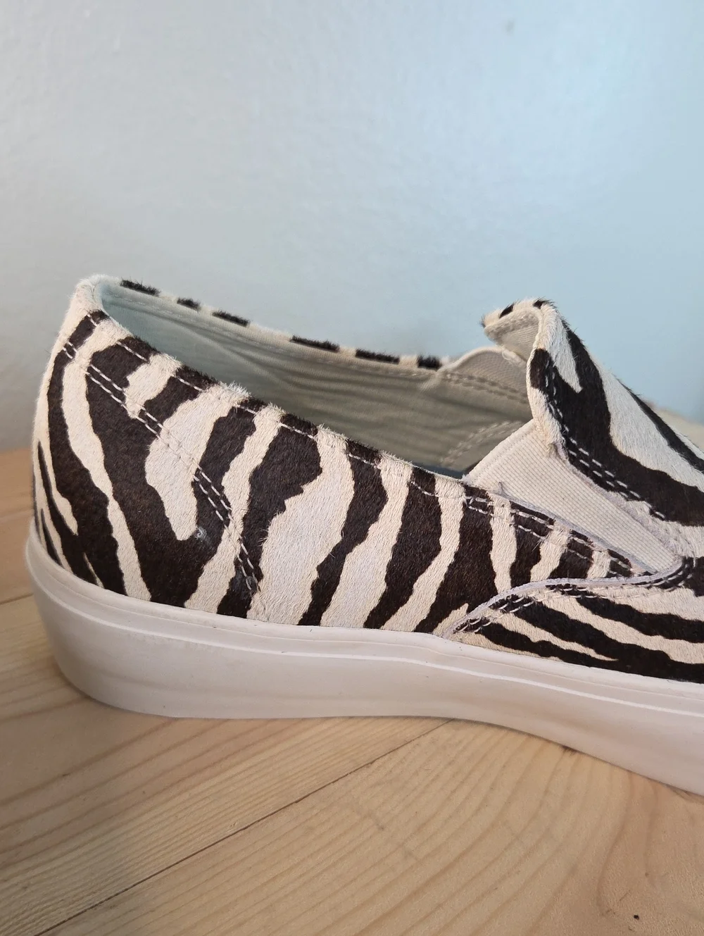 SeaVees Womans EUC Sz9.5 Zebra-Print Slip-On Sneakers in Black & White Platform